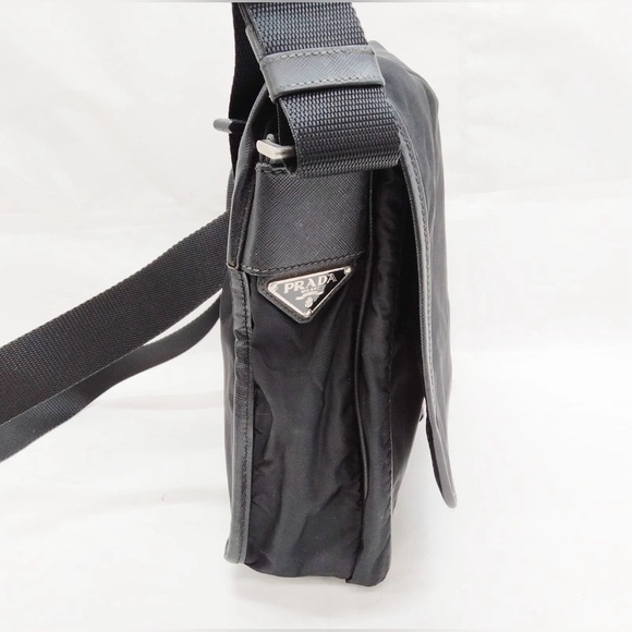 I am LIVE! Heart “❤️” my flyer for my Next Live Steals & Deals Show. - Picture 14 of 16